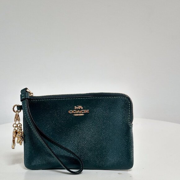 Coach Corner Zipper Leather Wristlet Forest Green with Charms - Picture 1 of 3